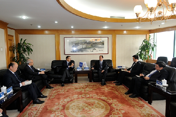 Mr. Song De Xing, Vice Chairman of Sinotrans & CSC Holdings Co. Ltd., met Mr. Kenneth Koo, TCC Group Chairman & CEO